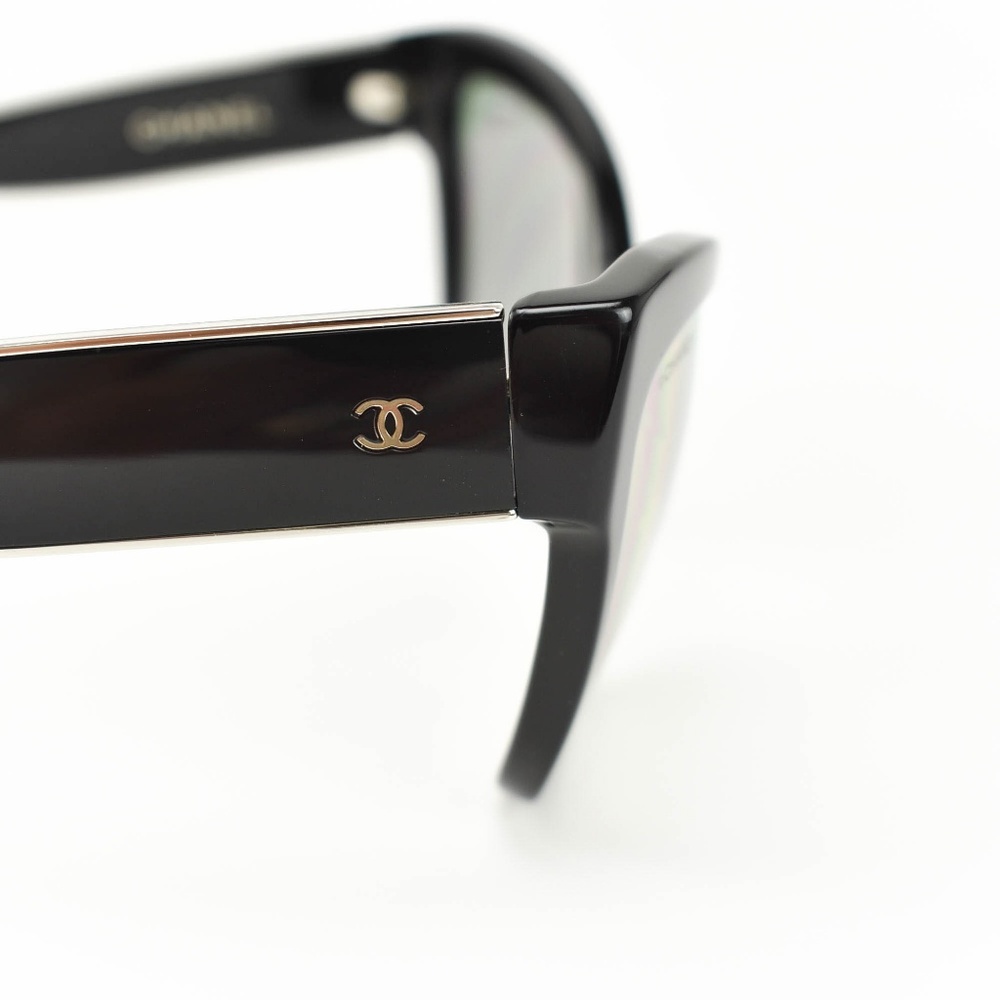CHANEL: Black CC Logo Mirrored Sunglasses (cj) - Picture 5 of 8